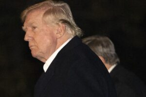 Donald Trump rientra a Washington