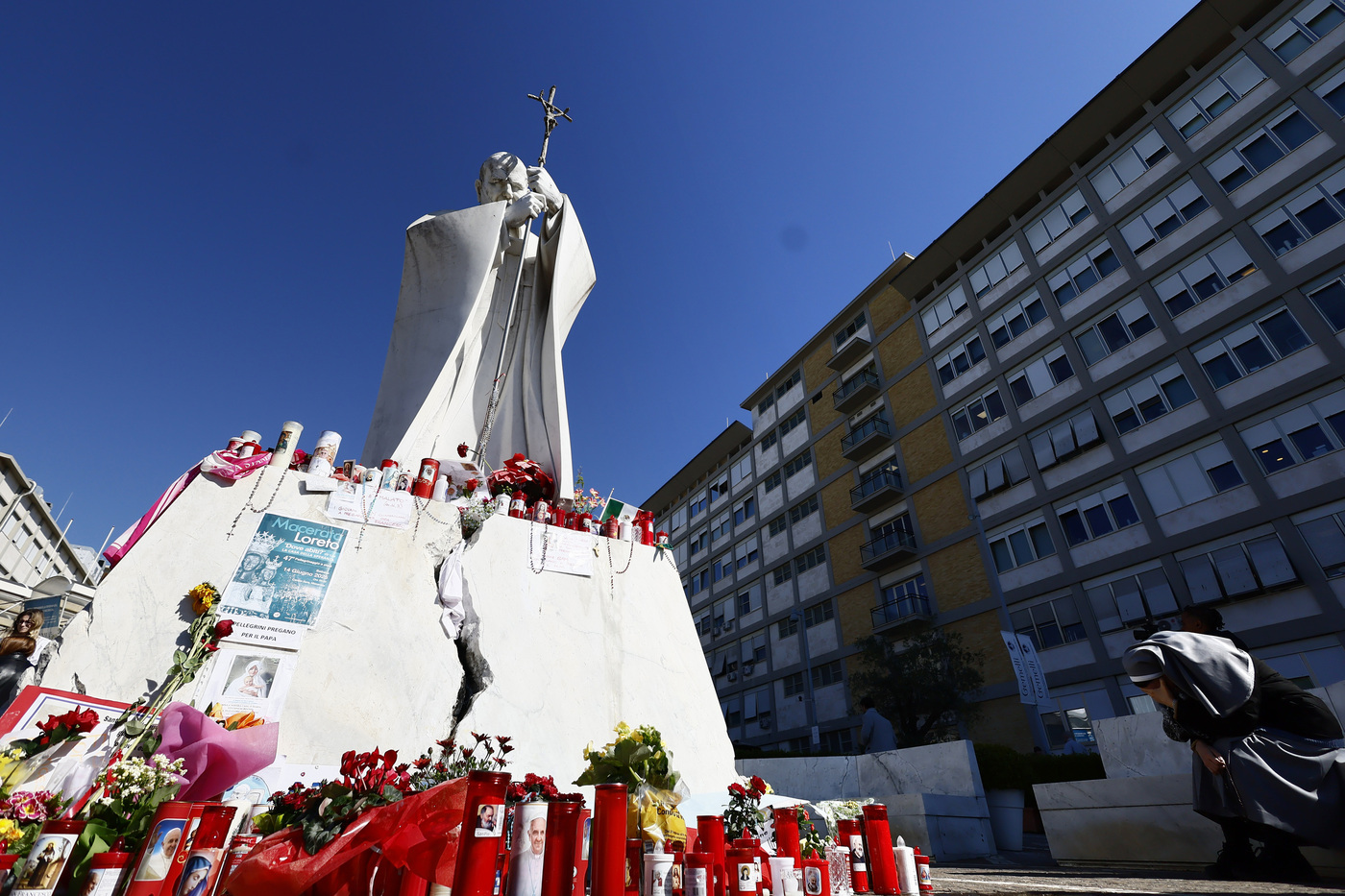Papa Francesco, per Bergoglio due episodi di insufficienza respiratoria acuta