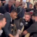 Israele, scontri alla Knesset fra agenti e familiari ostaggi