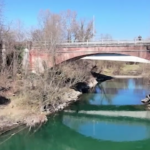 Babysitter scomparsa a Milano, ritrovato un cadavere nell’Adda: le immagini del drone