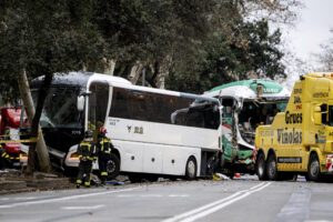 Lo scontro tra due autobus a Barcellona del 3 marzo 2025