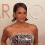 Oscar 2025, le star sul red carpet: da Halle Berry a Lily-Rose Depp, da Scarlett Johansson a Penelope Cruz