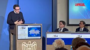 Salvini contro il piano Von der Leyen: “Riarmare Europa non è via maestra per pace”