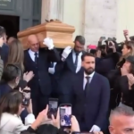 Roma, l’uscita del feretro di Eleonora Giorgi dalla Chiesa degli Artisti