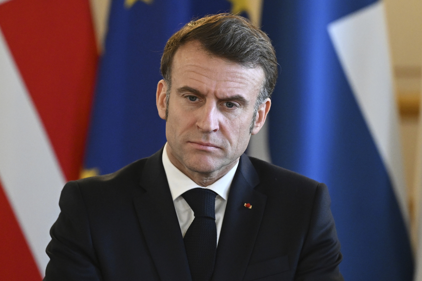 Ue, Macron: “Pronto a dibattito su protezione nucleare con partner europei”