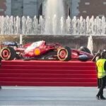 Le Ferrari fanno impazzire Milano: “Un sogno vedere Hamilton in Rosso”