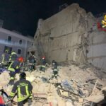 Crollo Bari, viva la 74enne sepolta sotto le macerie