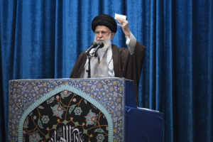 La preghiera del venerdì del leader supremo Ayatollah Ali Khamenei nella Grande Moschea a Teheran