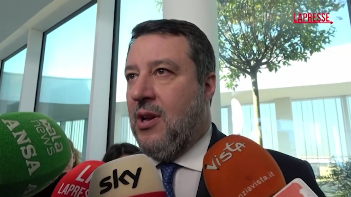 VIDEO Codice della strada, Salvini: “Nei primi due mesi del 2025 salvate 55 vite umane” VIDEO Codice della strada, Salvini: “Nei primi due mesi del 2025 salvate 55 vite umane”