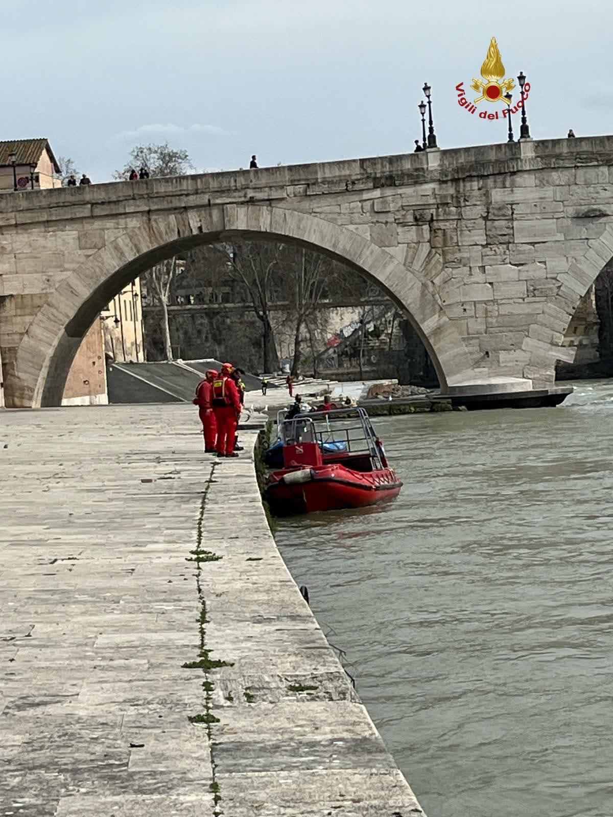 Roma, 16enne disperso nel Tevere Roma, 16enne disperso nel Tevere
