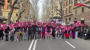 8 marzo: colore, musica e flash mob per la marea transfemminista a Roma