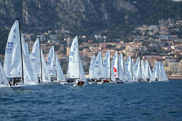 Vela, Yacht Club de Monaco: donne e sport, una rotta da tracciare tra sfide e conquiste