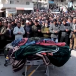 Siria, a Idlib i funerali di membri delle forze di sicurezza uccisi negli scontri