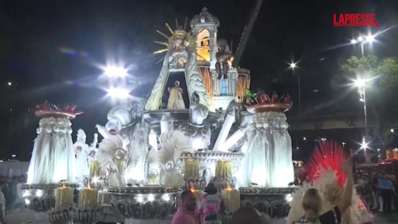 Carnevale Rio da Lapresse.it carnevale di rio al sambodromo la parata delle scuole di samba vincitrici