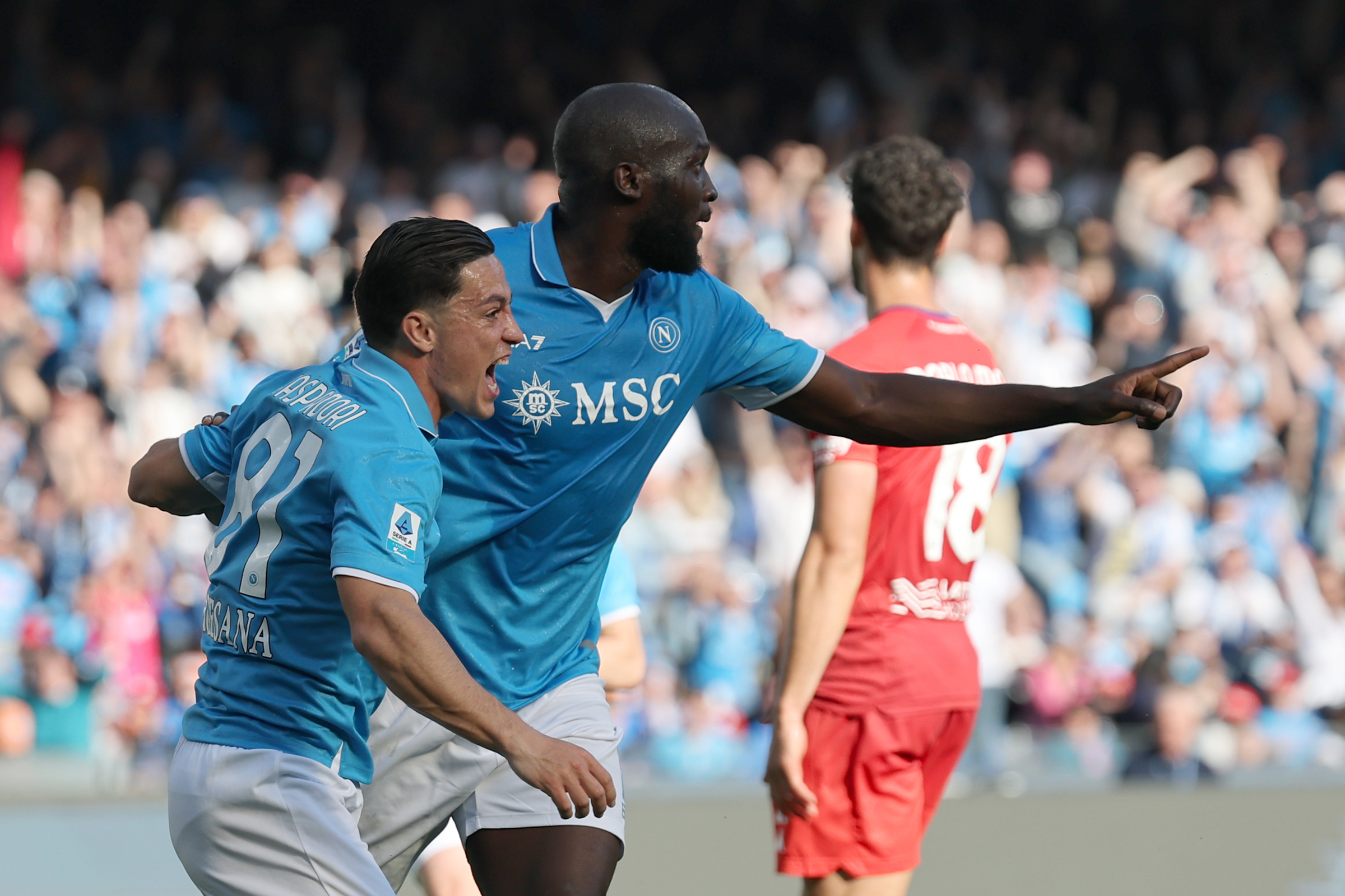 Napoli-Fiorentina 2-1, gli azzurri tornano a -1 dall’Inter