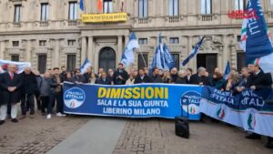 Inchiesta urbanistica Milano, flashmob di FdI: “Dimissioni Sala unica soluzione”