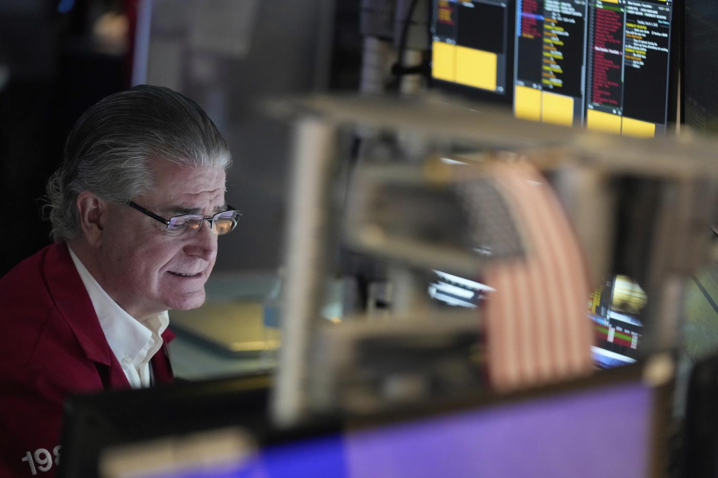 Wall Street affonda, male Tesla e Nasdaq