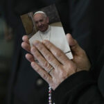 Preghiera per Papa Francesco in piazza San Pietro in Vaticano