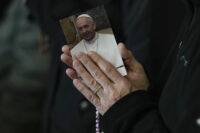 Preghiera per Papa Francesco in piazza San Pietro in Vaticano