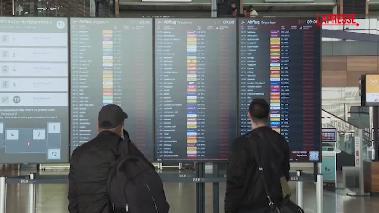 Germania, scioperi negli aeroporti: disagi per oltre 500.000 passeggeri