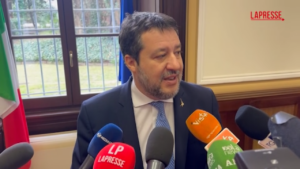 Ucraina, Salvini: “Attenzione a toni bellici di Macron”