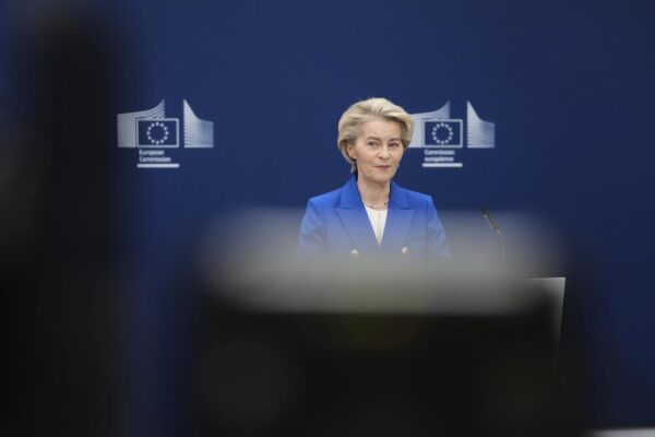 Ursula von der Leyen in conferenza stampa a Bruxelles