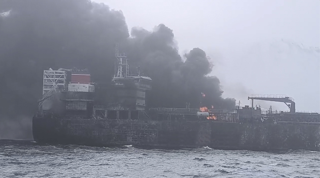 Scontro tra petroliera e nave cargo nel Mare del Nord: 32 feriti, tutti salvi