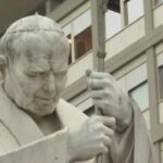 Papa Francesco al 27esimo giorno di ricovero al Gemelli: prosegue il pellegrinaggio dei fedeli