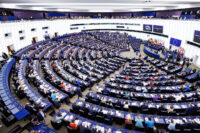 L'Aula del Parlamento Europeo a Strasburgo, che vota sul piano di riarmo dell'Ue