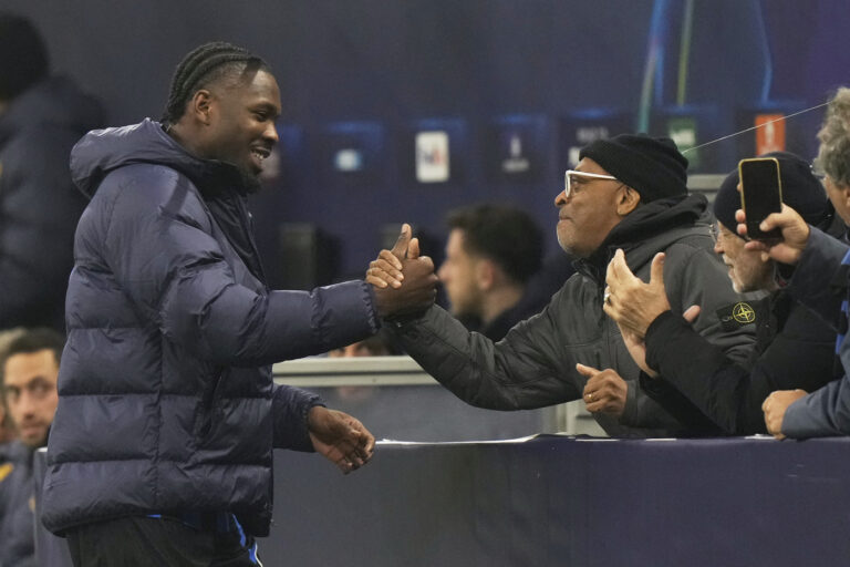 Spike Lee a San Siro per vedere Inter-Feyenoord: le foto