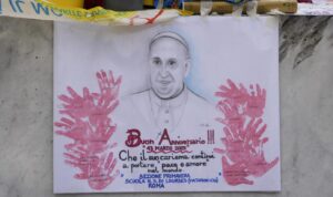 Papa Francesco, Santa Sede: “Continua terapia. Piccola festa con sanitari per celebrare il Pontificato”