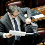 Dichiarazioni Delmastro su riforma giustizia al Foglio, è polemica. Nordio: “Nessun problema”