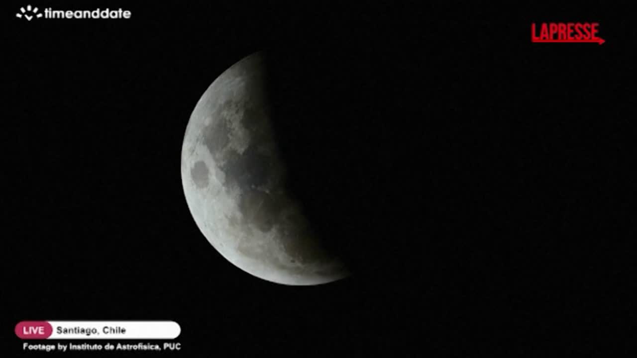 Eclissi lunare 14 marzo, lo spettacolo della luna di sangue dal Messico all’Italia