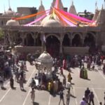 Festa dei colori in India 2025, Ahmedabad si tinge di rosa