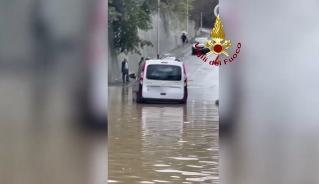 Maltempo, allerta rossa in Emilia Romagna e Toscana