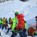 Belluno, valanga sulle Dolomiti travolge tre sciatori: due sono in gravi condizioni