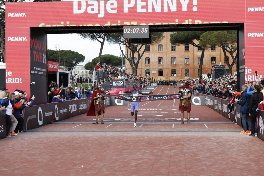 Maratona di Roma 2025: vince il keniano Ngeno, per le donne trionfa Chepkwony