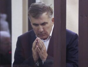 Georgia, l'ex presidente Saakashvili a processo per abuso d'ufficio