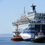 Grosseto, studentessa di 17 anni muore in gita sul traghetto al largo di Napoli