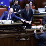 Meloni: “Nel Manifesto di Ventotene Europa che non è la mia”. Caos in Aula, opposizioni: “Atto grave”