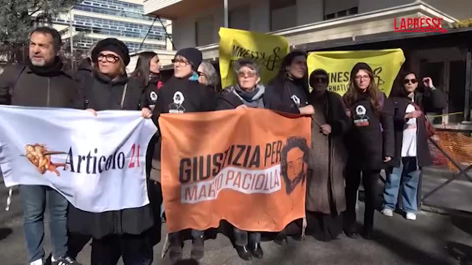 Mario Paciolla, sit in al tribunale di Roma. La madre: “Mai creduto al suicidio”