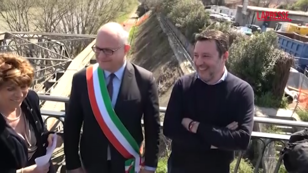 VIDEO ‘Una piazza per l’Europa’, Salvini: “Era manifestazione di parte e non devono pagarle i cittadini” VIDEO ‘Una piazza per l’Europa’, Salvini: “Era manifestazione di parte e non devono pagarle i cittadini”