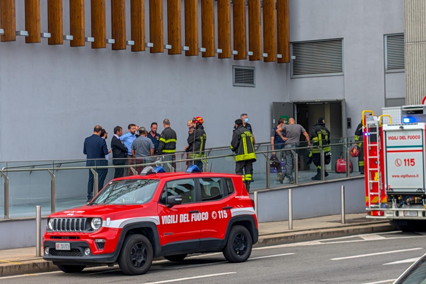 Milano, incendio al mercato ortofrutticolo: nessun ferito