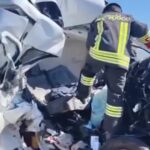 Ancona, un morto in incidente in A14 : le immagini del furgone accartocciato