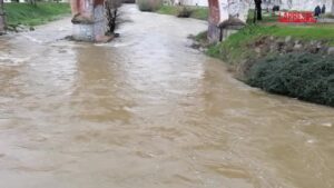 Spagna, maltempo Madrid: portata fiume Manzanarre aumentata di 15 volte