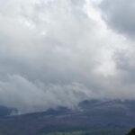Indonesia, torna a eruttare il vulcano Lewotobi Laki Laki: colonne di cenere alte 8 km