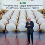 Crozza sui dazi Usa: “Ormai i narcos nascondono le uova nella cocaina”