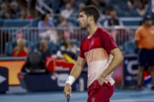 Carlos Alcaraz in azione al torneo Atp di Miami 2025