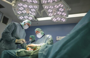Roma, donna muore dopo un intervento di liposuzione in struttura privata