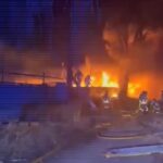 Ucraina, massiccio attacco russo su Kiev: edificio in fiamme